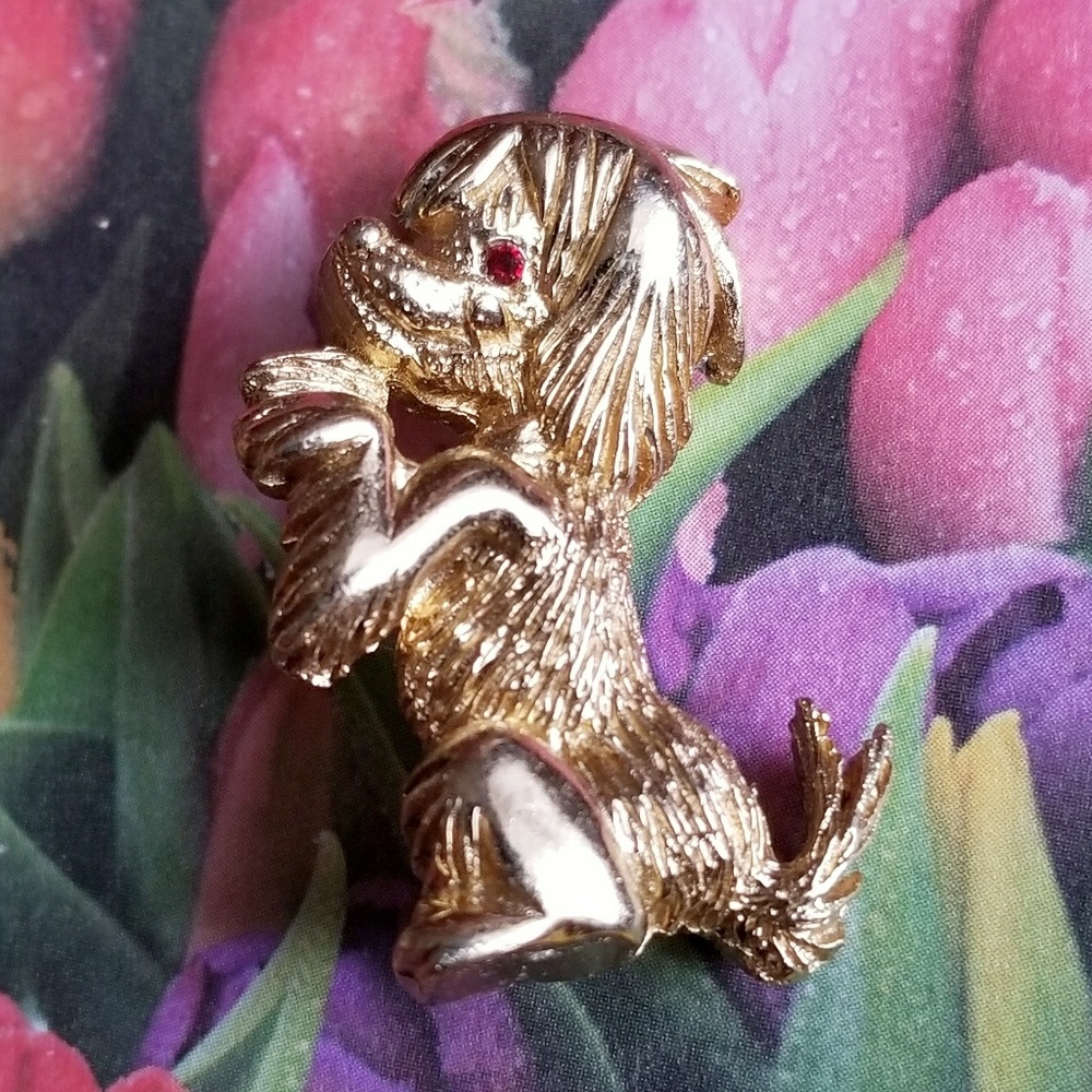 Vintage dog brooch Cute begging puppy pin gold tone Lee Co